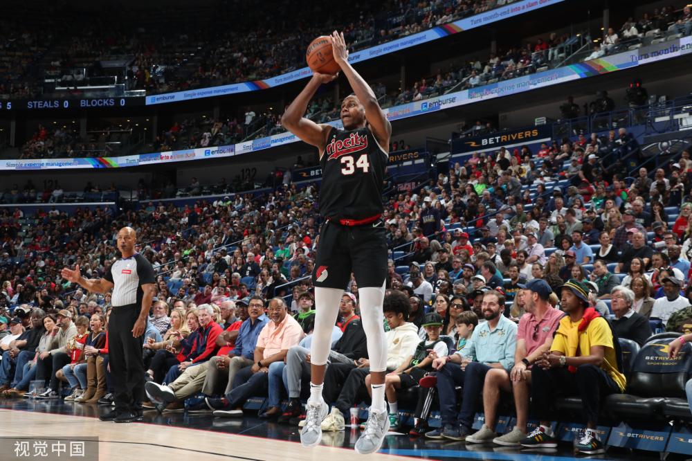 在足球这个 在足球这个