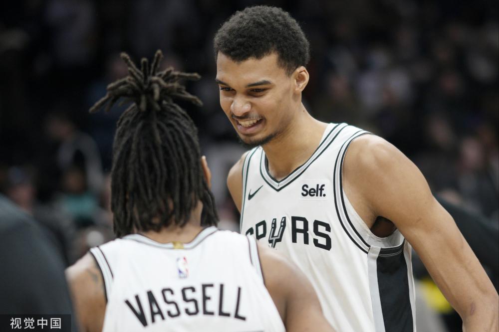 与约纳坦的 与约纳坦的